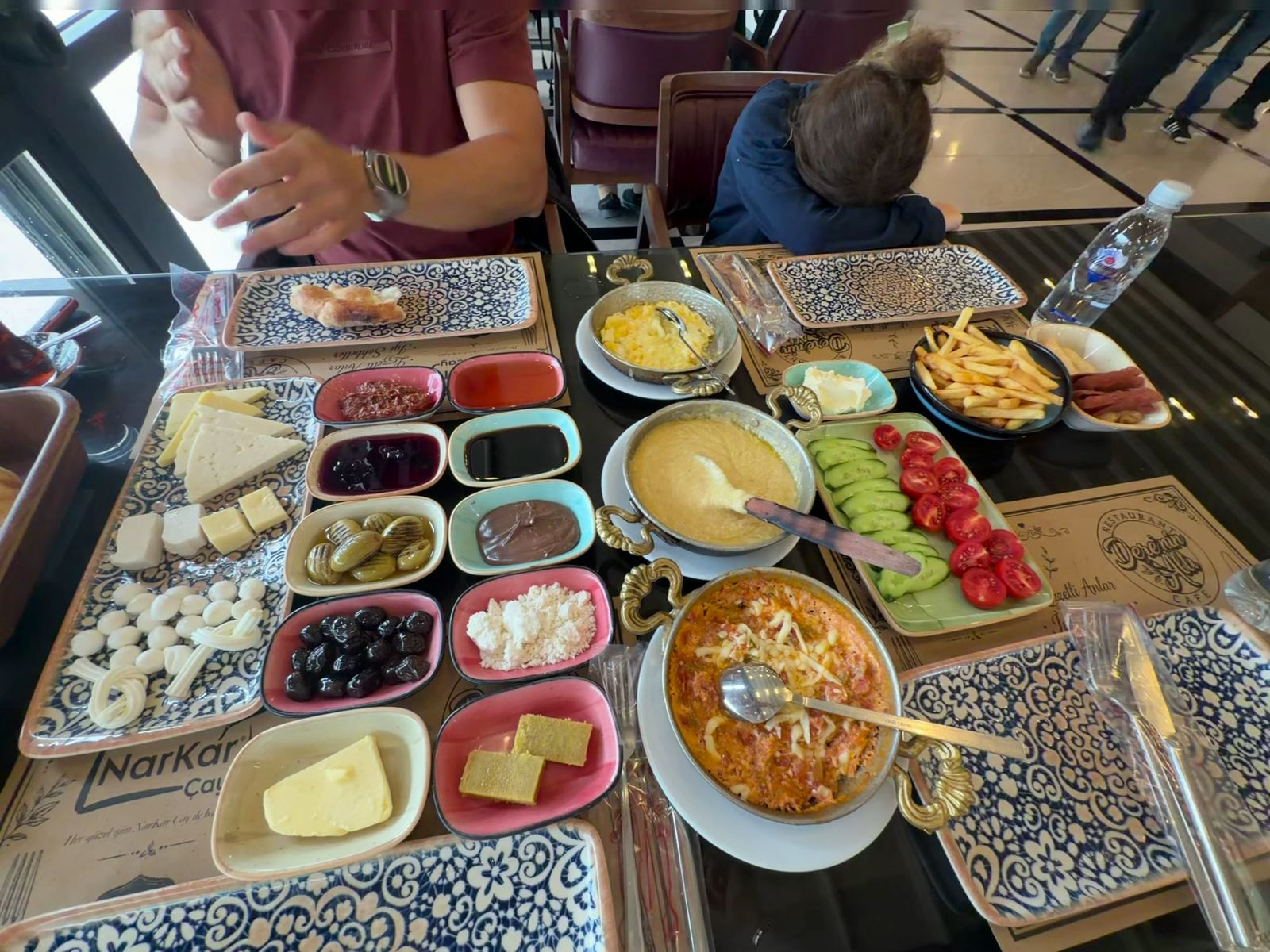 Serpme kahvaltı